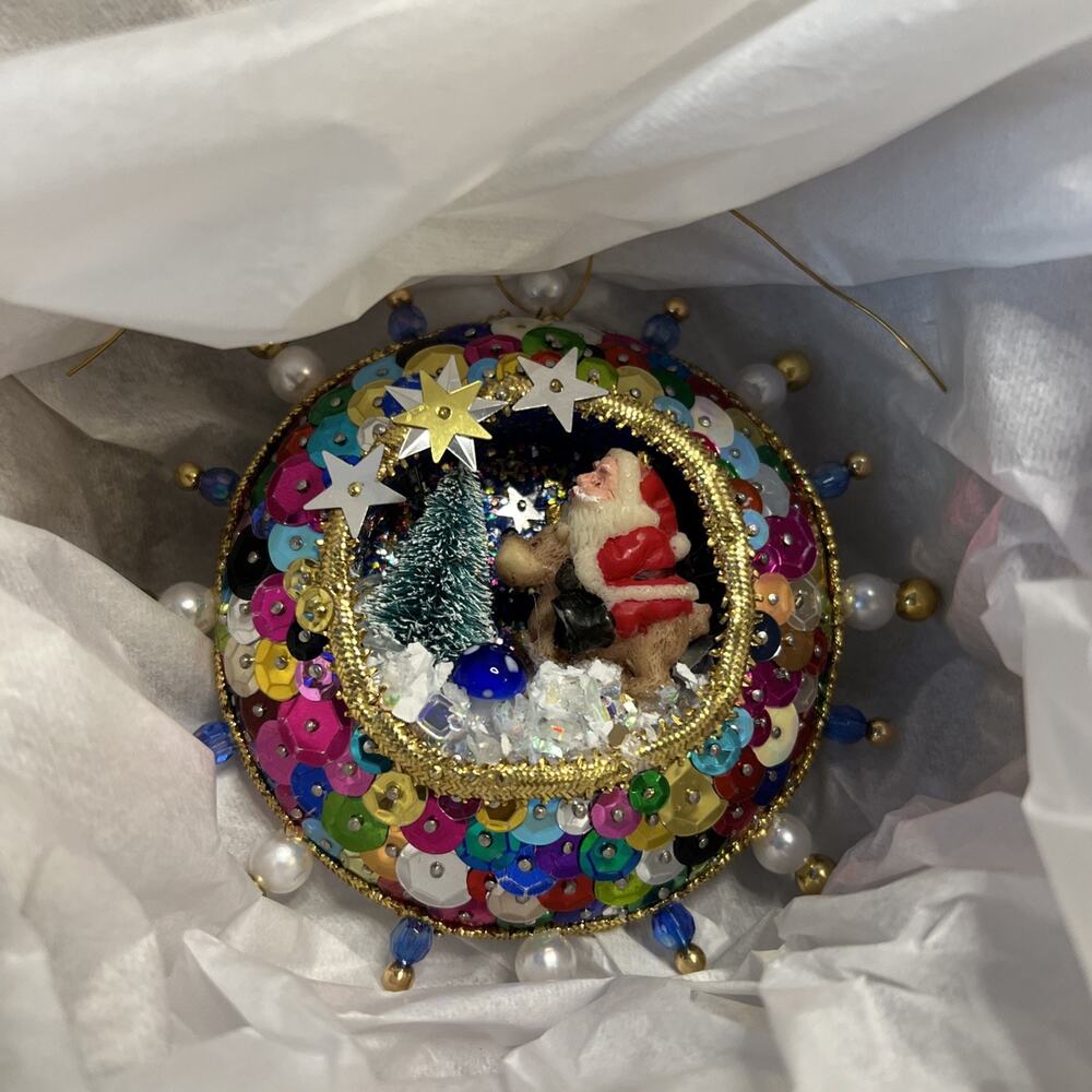 Diorama Christmas Ornament Sequins Beads Santa Reindeer Mushroom Tree Vintage - Picture 10 of 10